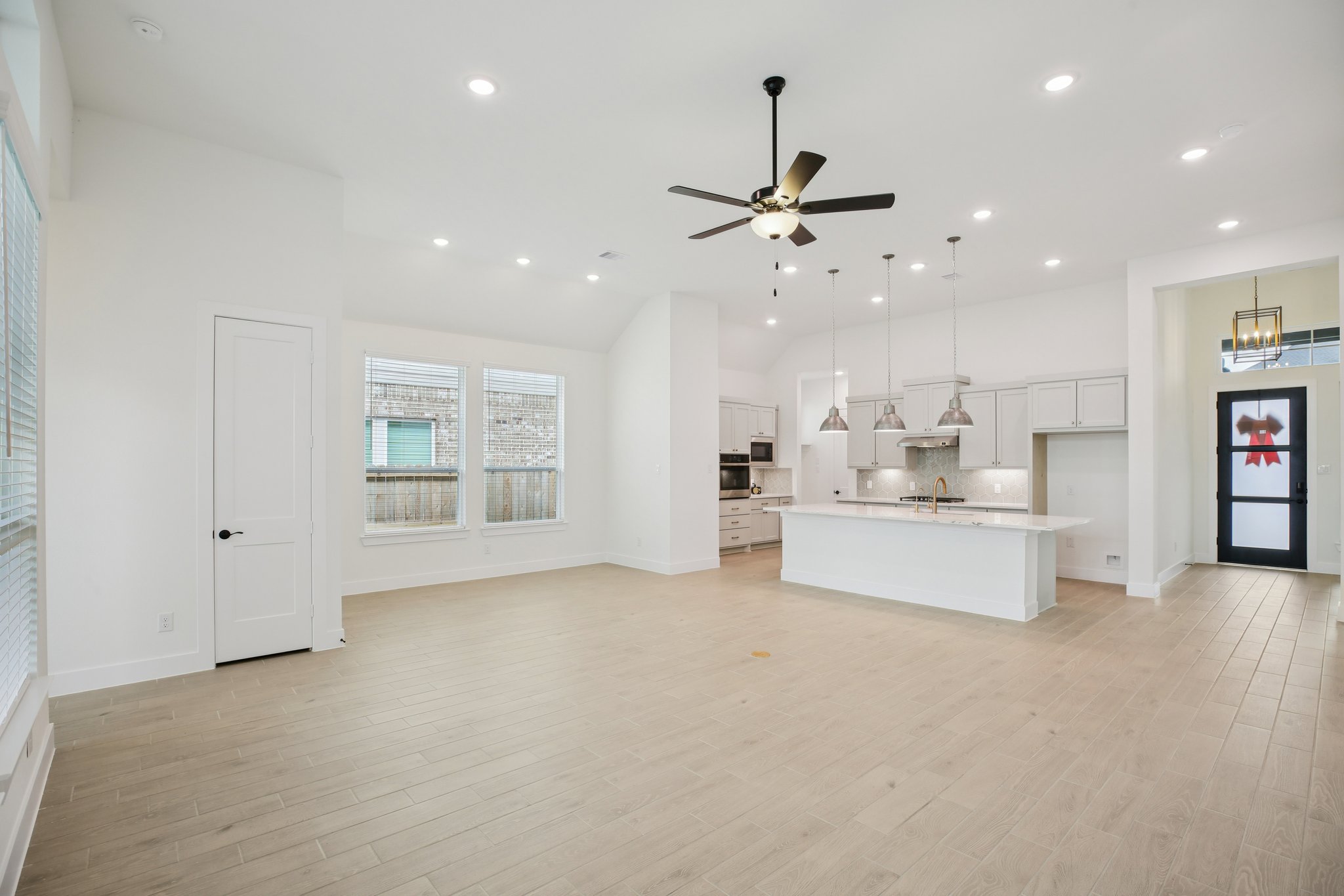 Gleeful St-S0703-005.jpg