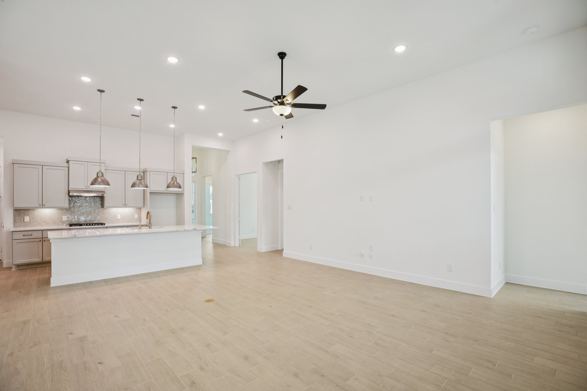 Gleeful St-S0703-006.jpg