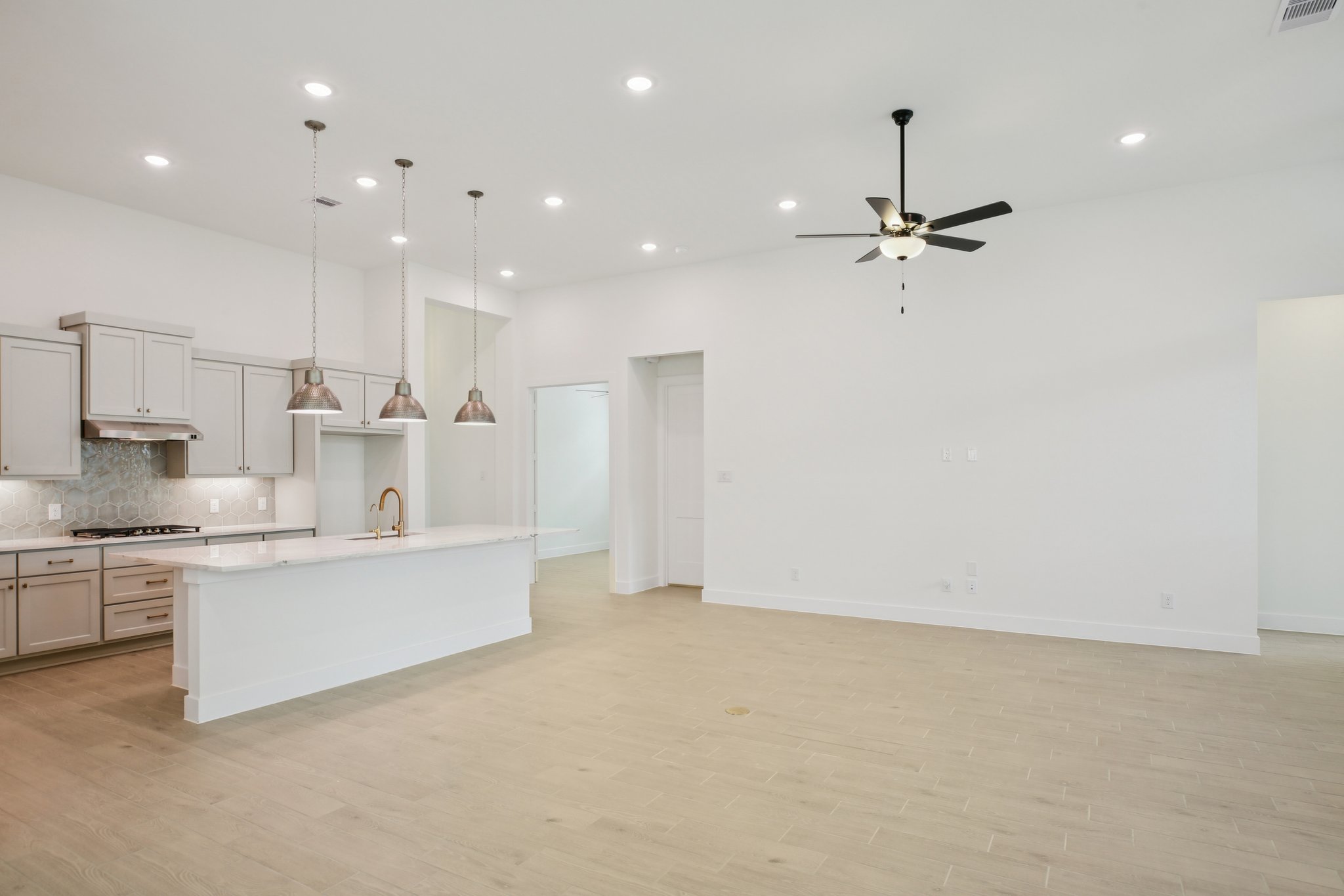 Gleeful St-S0703-007.jpg