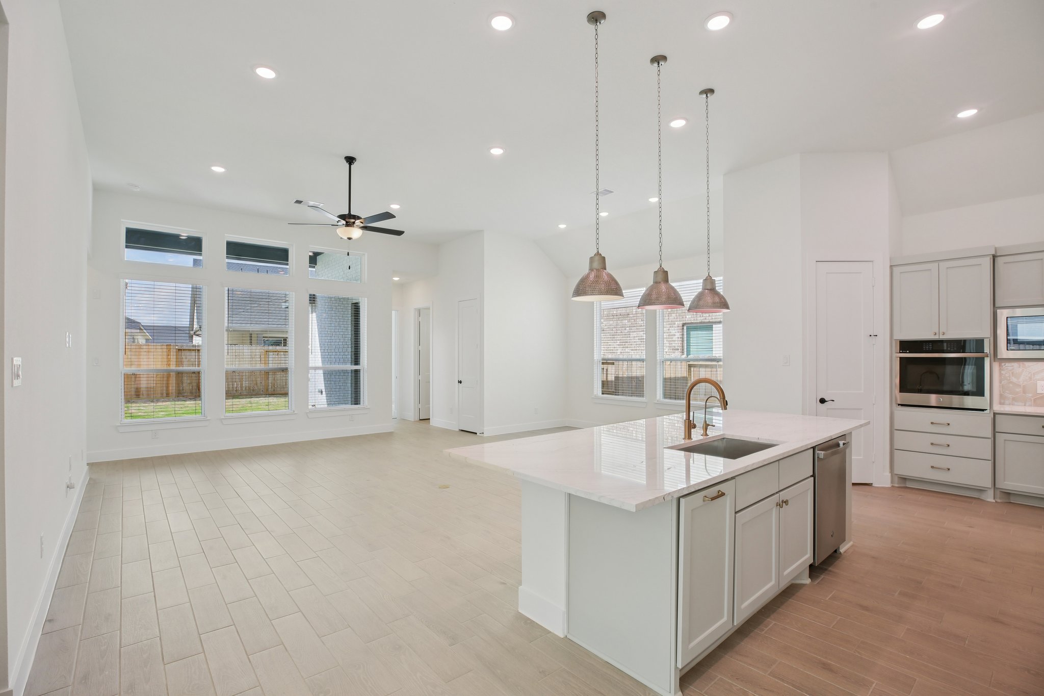 Gleeful St-S0703-008.jpg