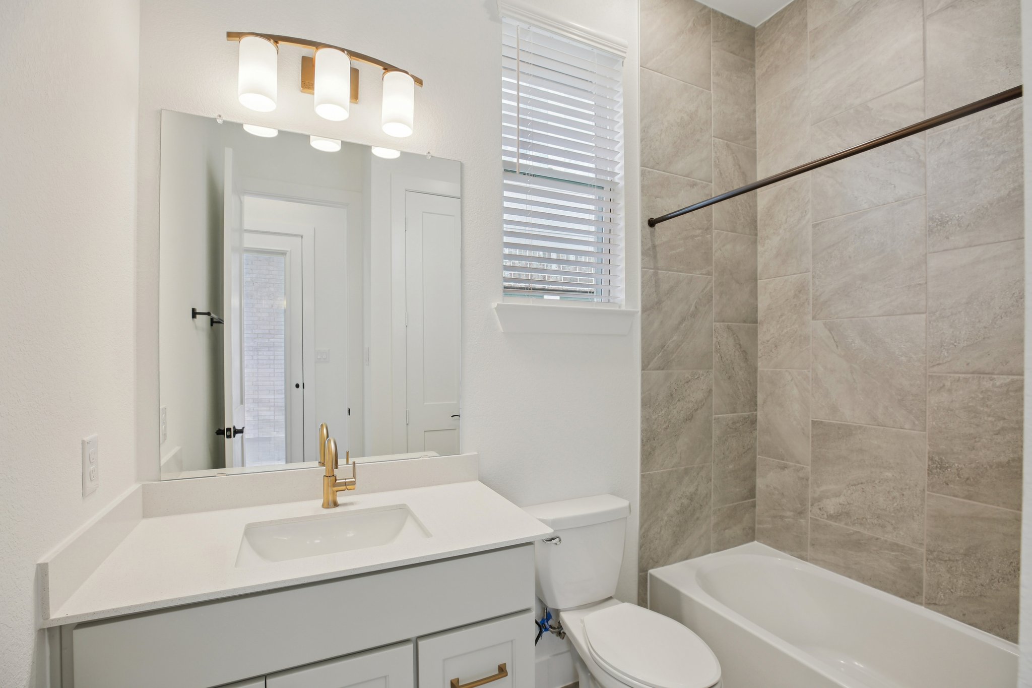 Gleeful St-S0703-021.jpg