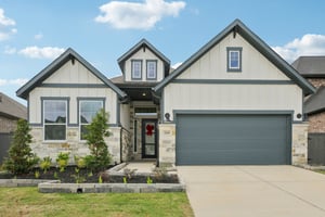 Gleeful St-S0703-001.jpg