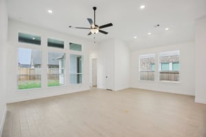 Gleeful St-S0703-004.jpg