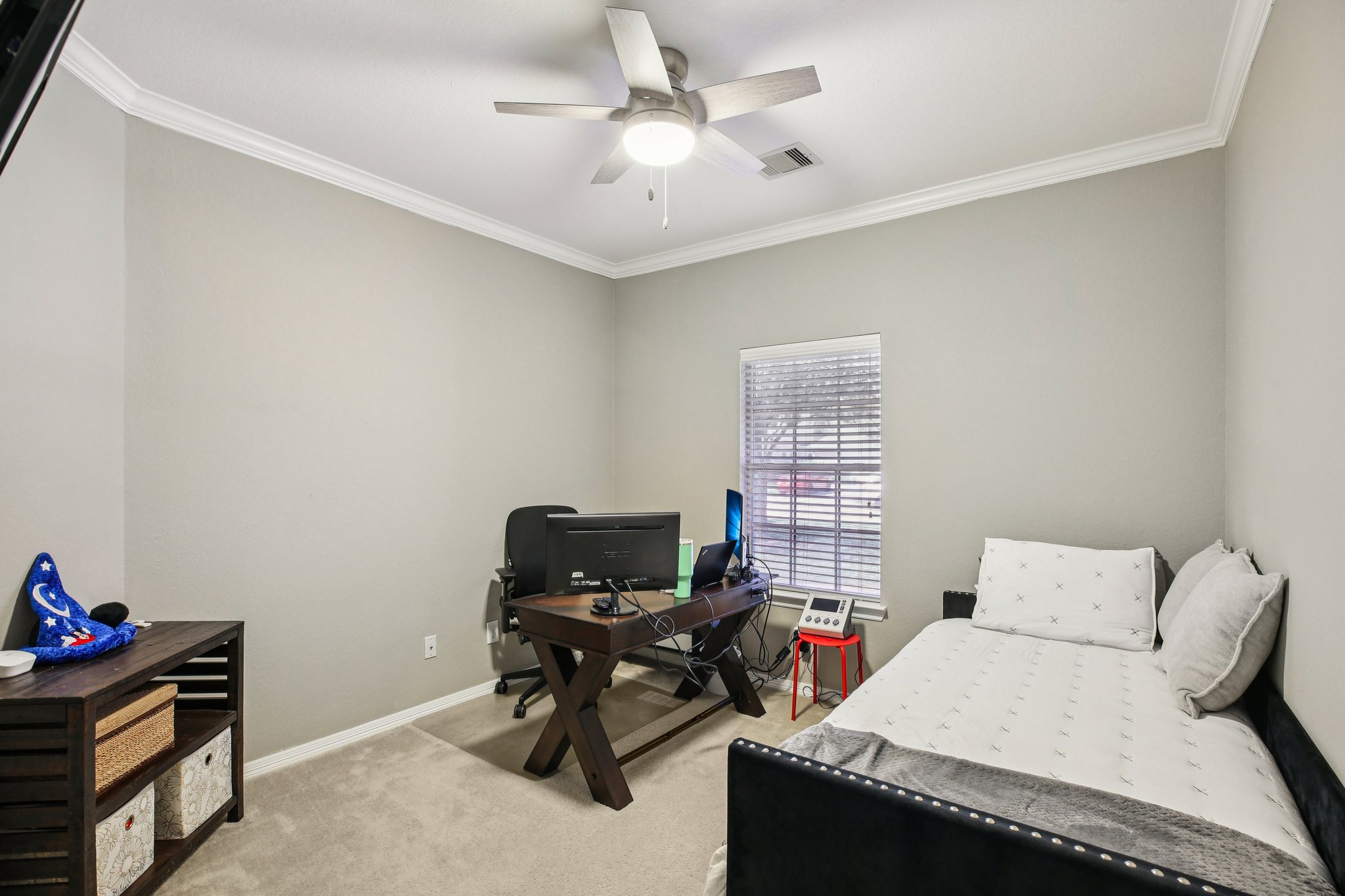 Elverson Oaks Dr-S2402-016.jpg