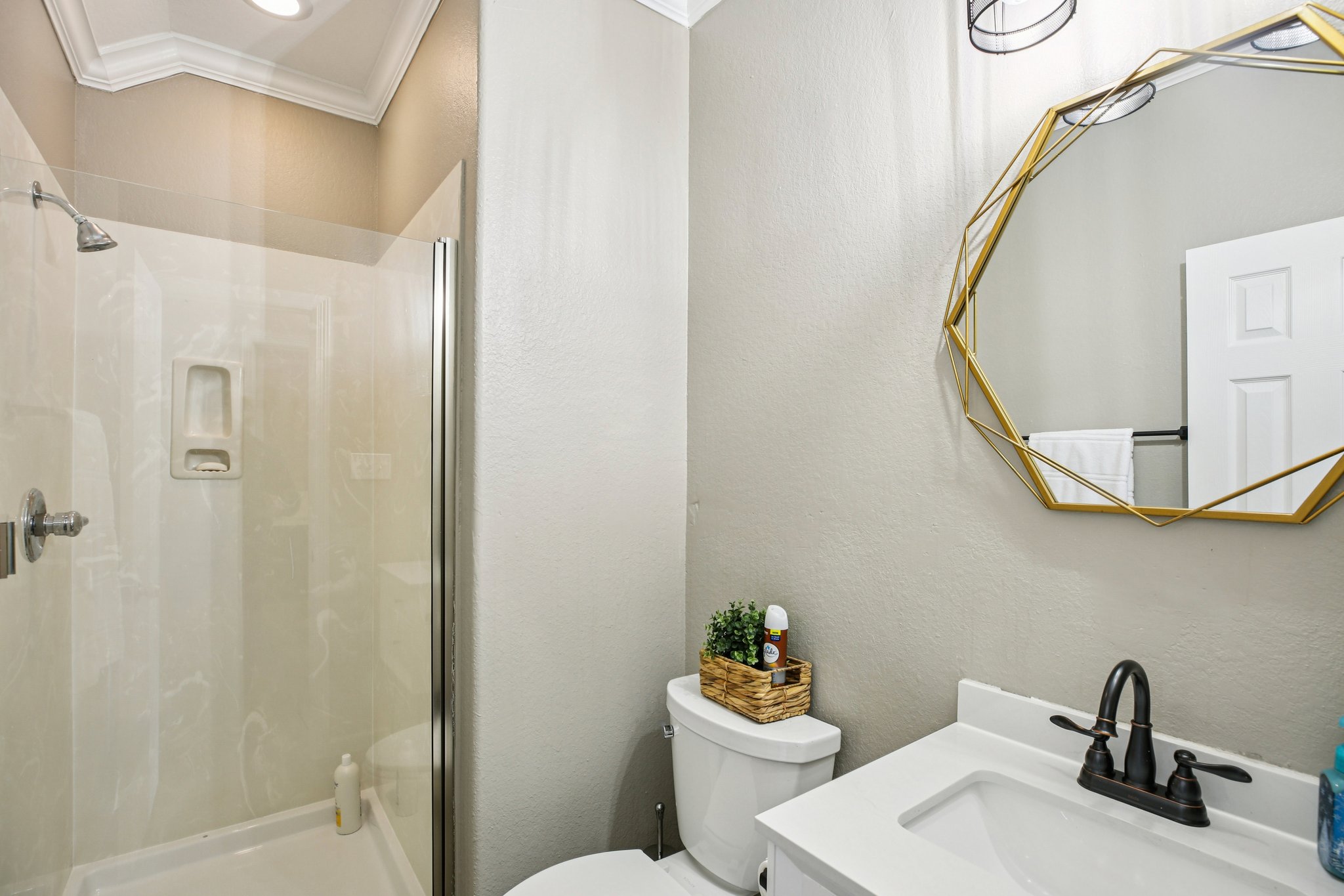 Elverson Oaks Dr-S2402-017.jpg