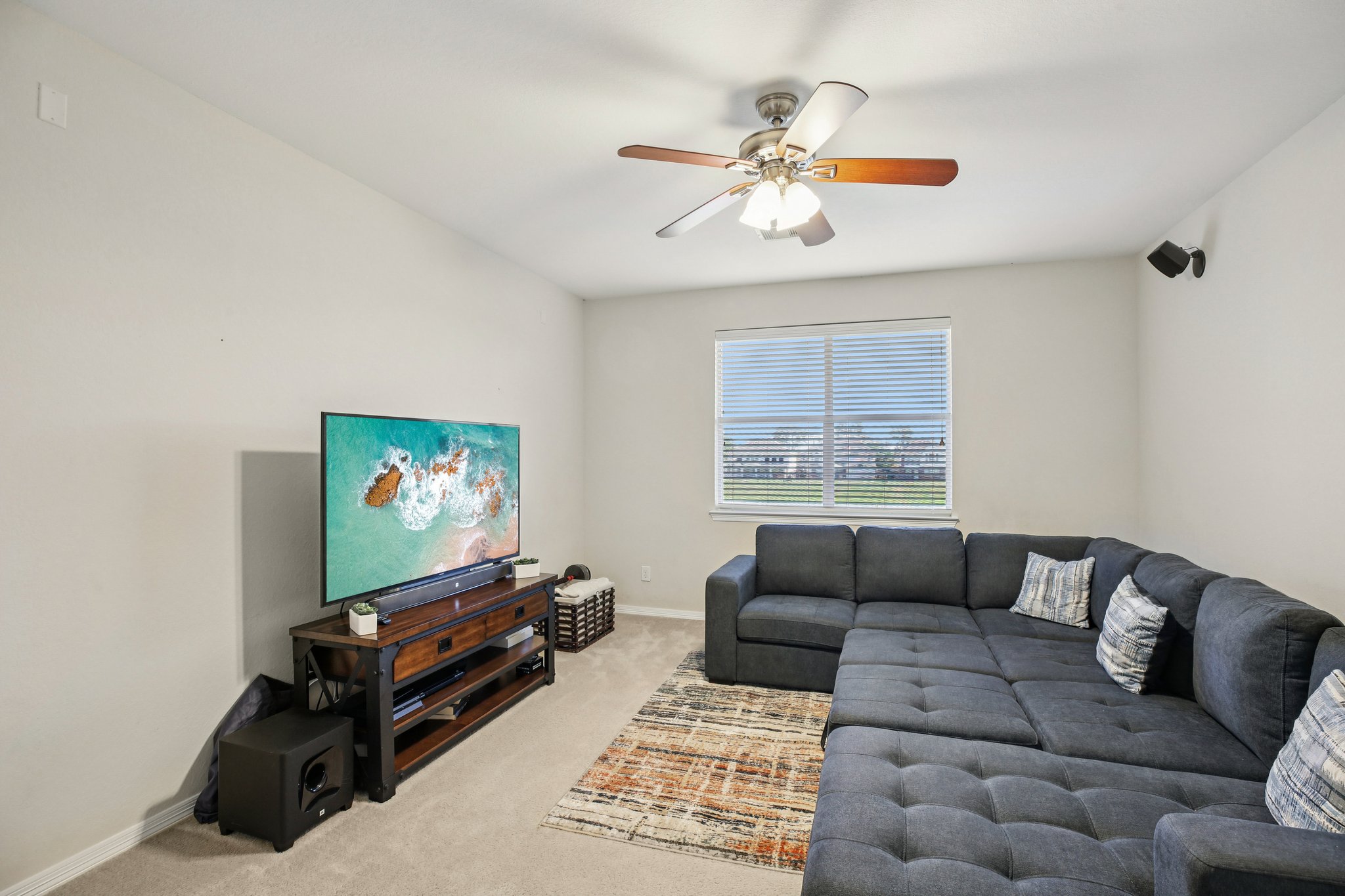 Elverson Oaks Dr-S2402-027.jpg