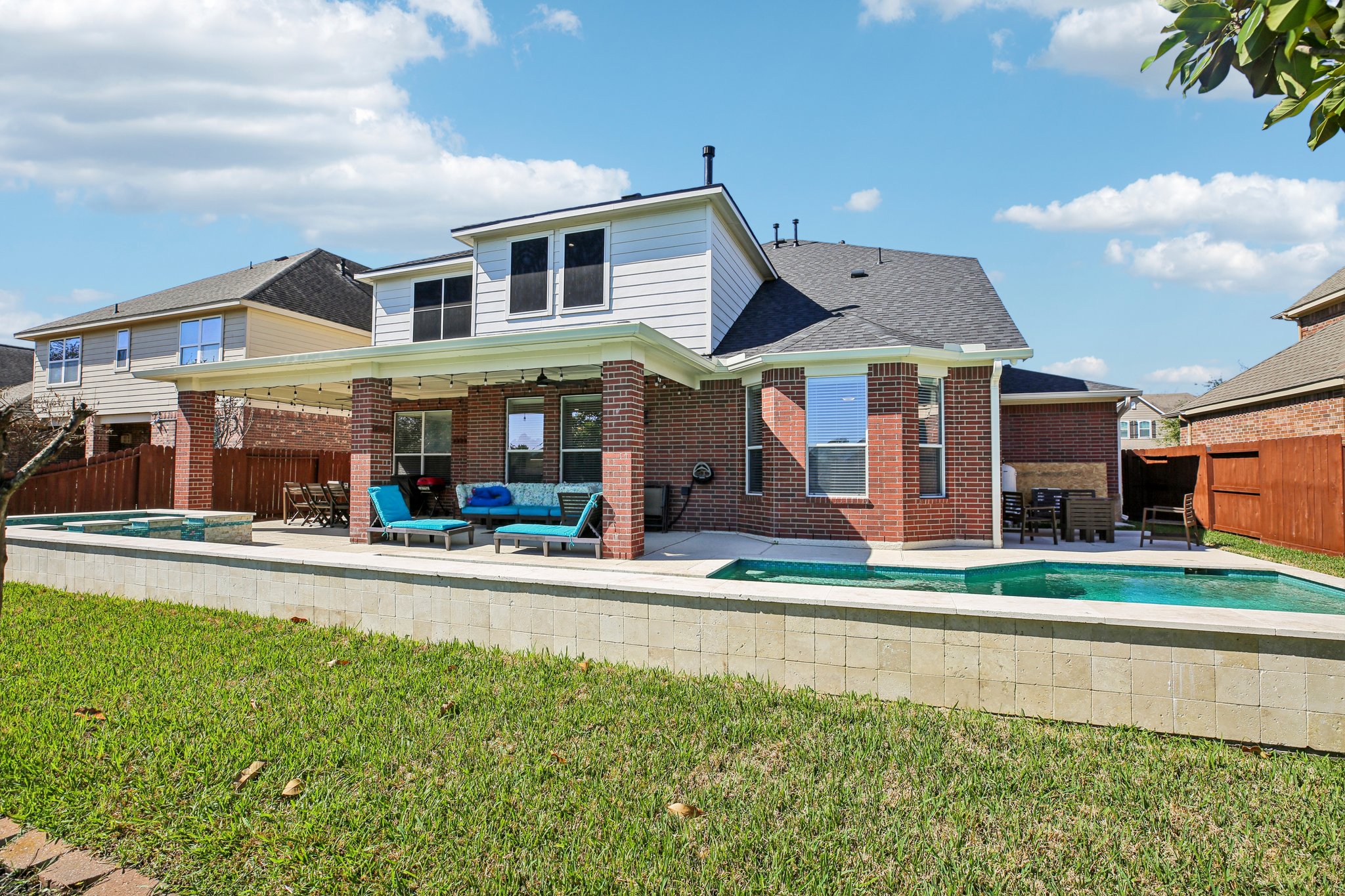 Elverson Oaks Dr-S2402-042.jpg