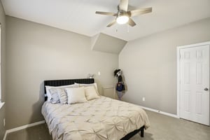 Elverson Oaks Dr-S2402-037.jpg