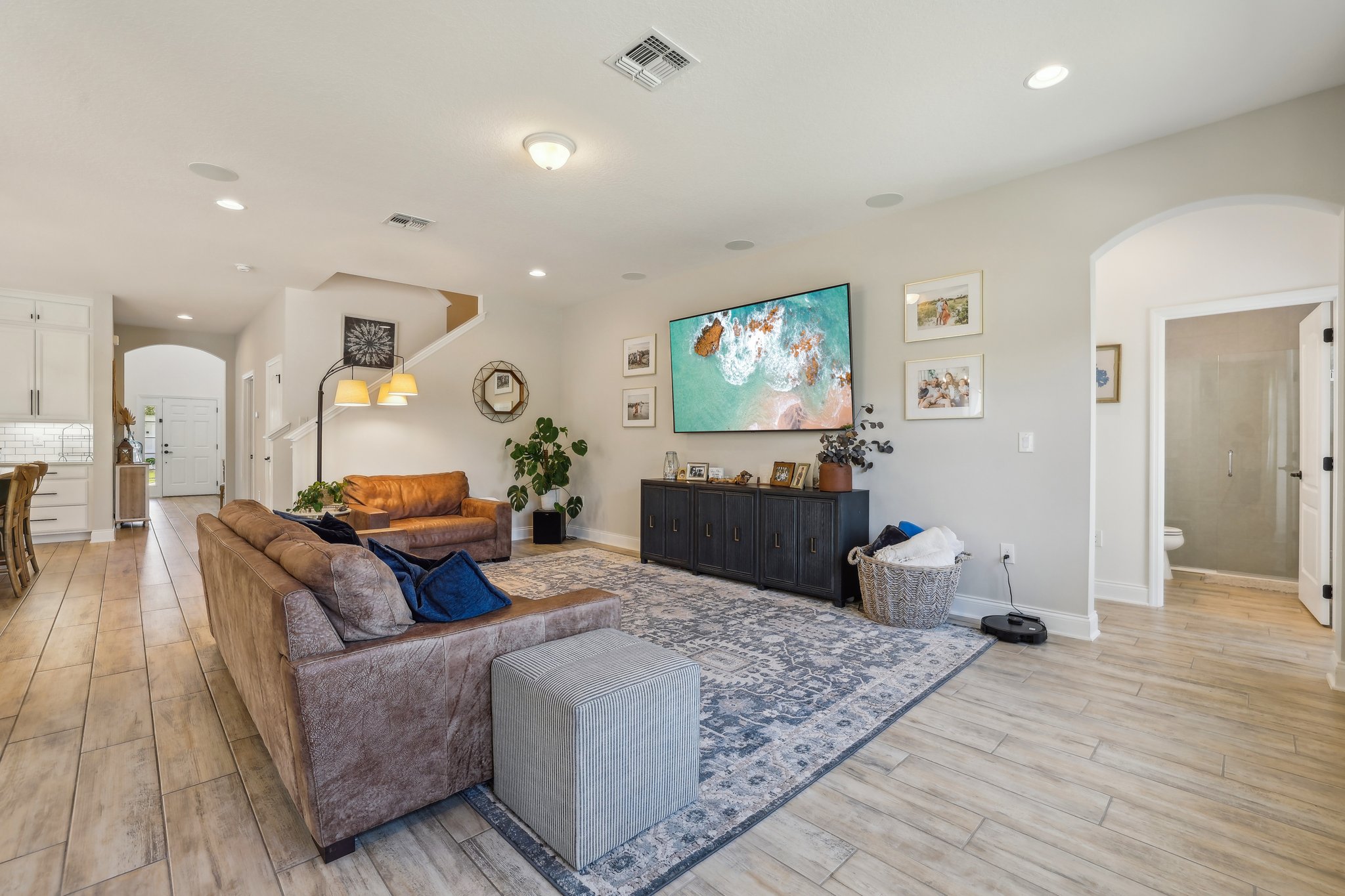 Hickory Wind Dr-0105-007.jpg