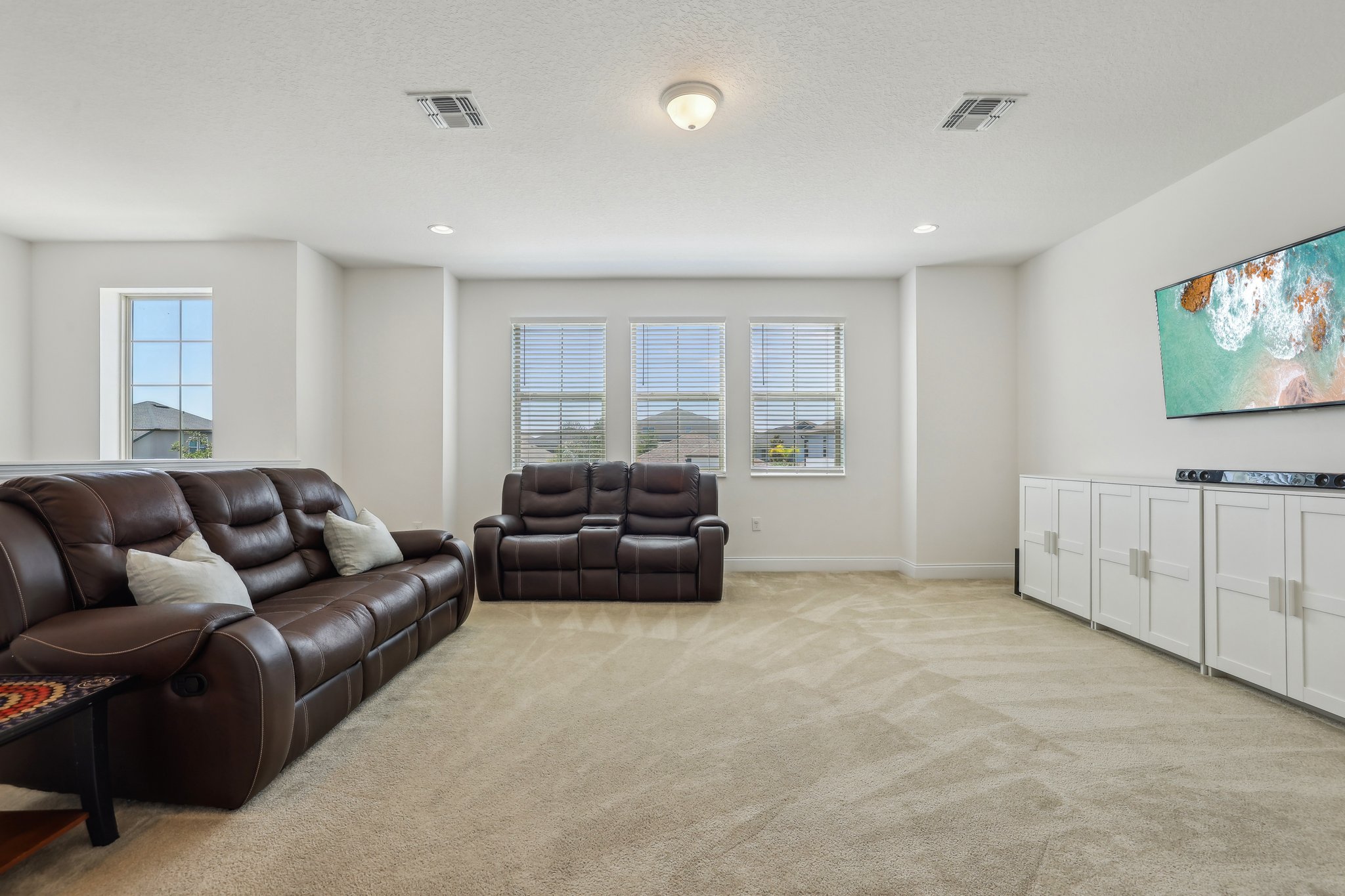 Hickory Wind Dr-0105-016.jpg