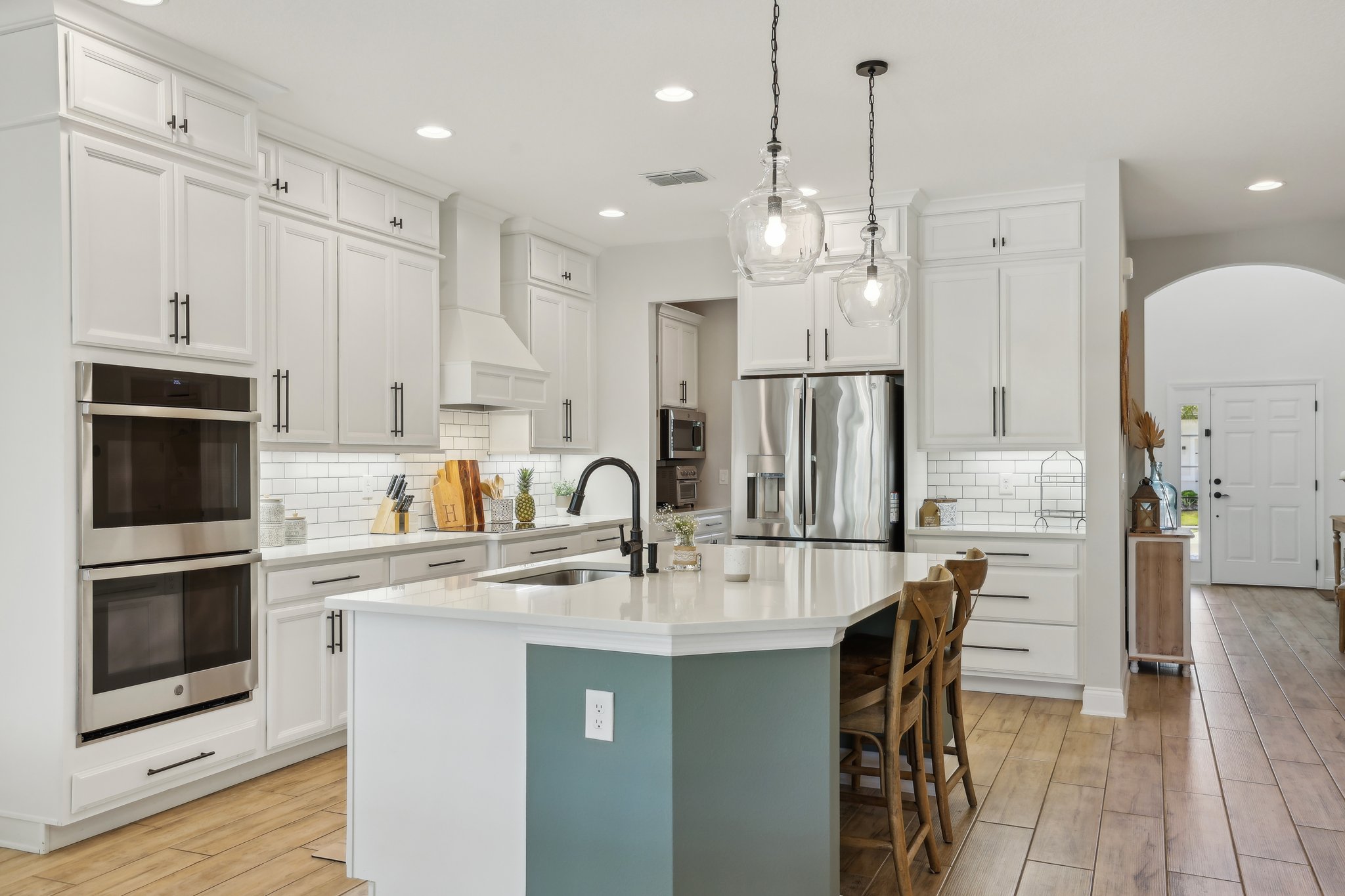 Hickory Wind Dr-0105-023.jpg