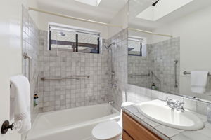 028_F8_1723 Lenolt St