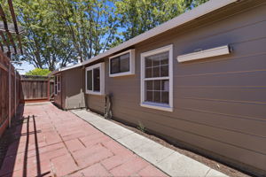 043_F8_1723 Lenolt St