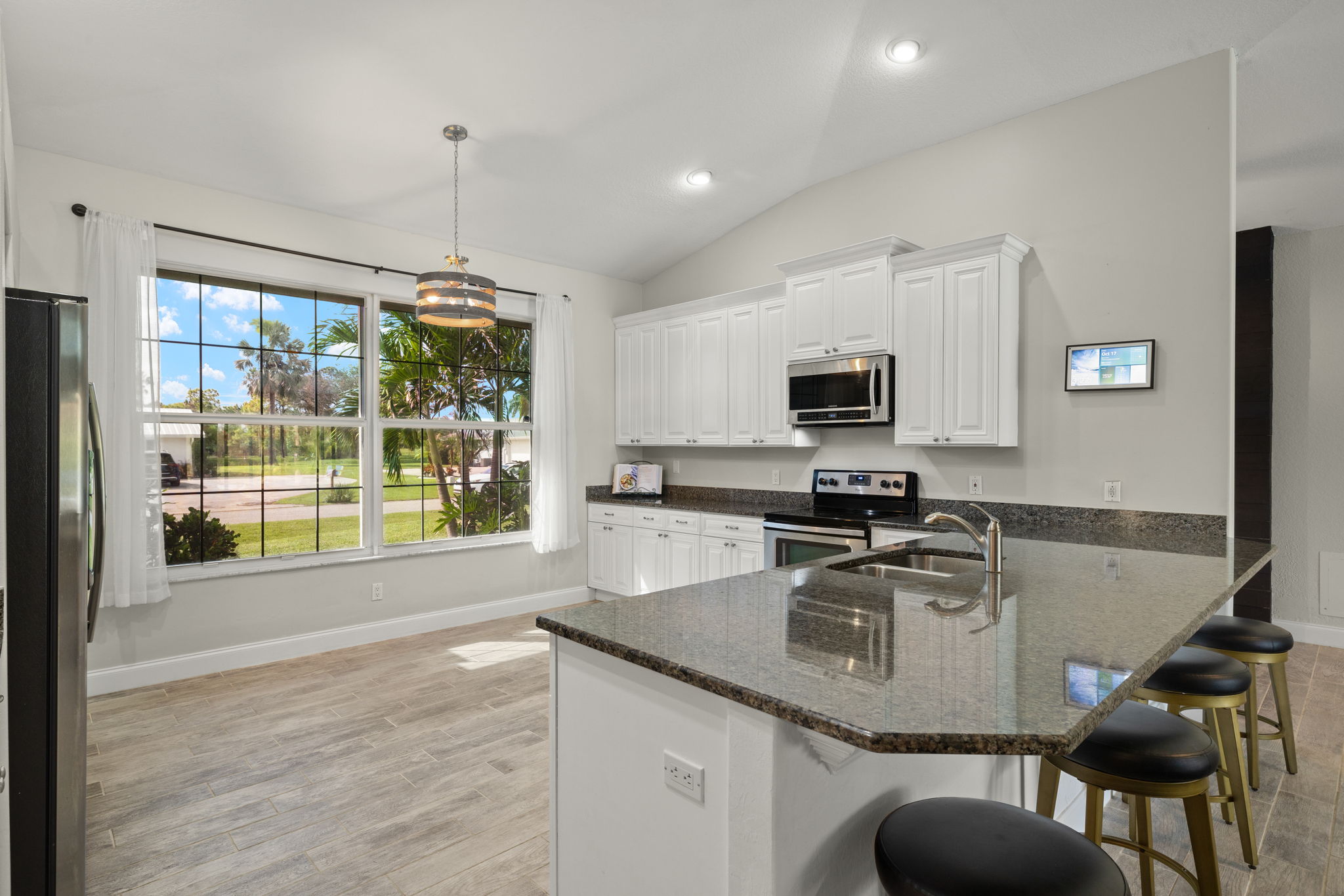 Kitchen 1 of 5