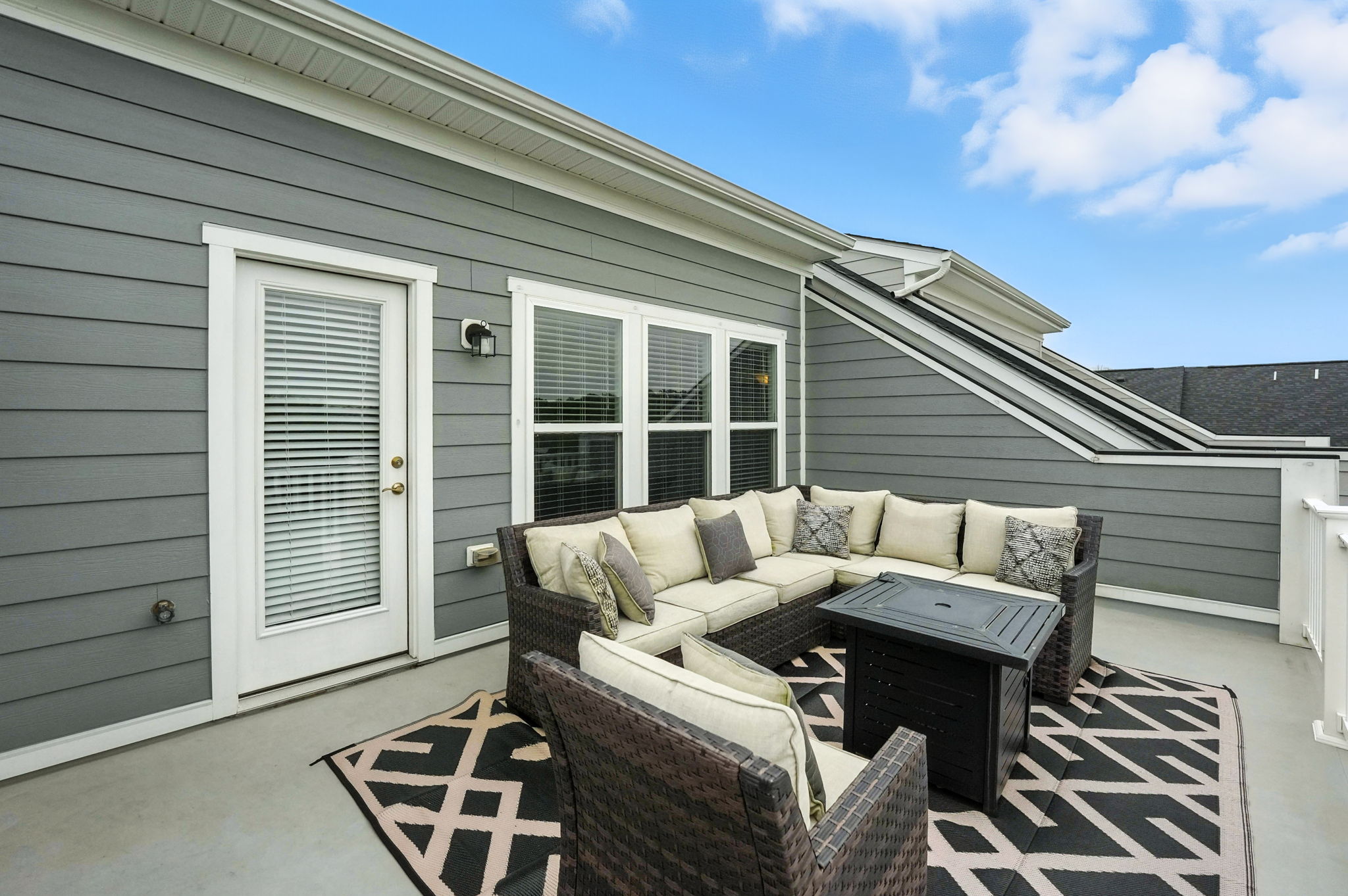 Rooftop terrace w hose bib