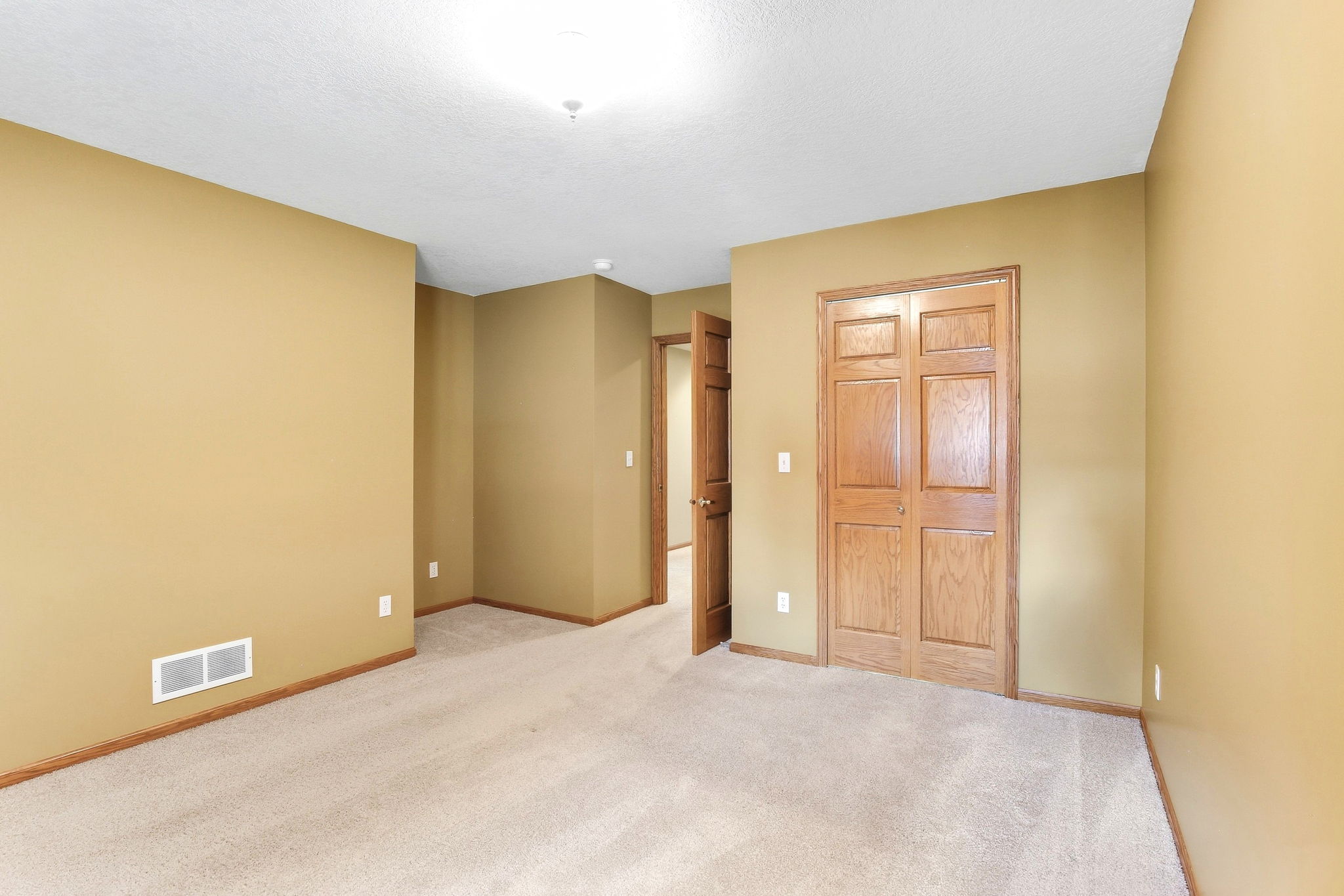  Photo 34