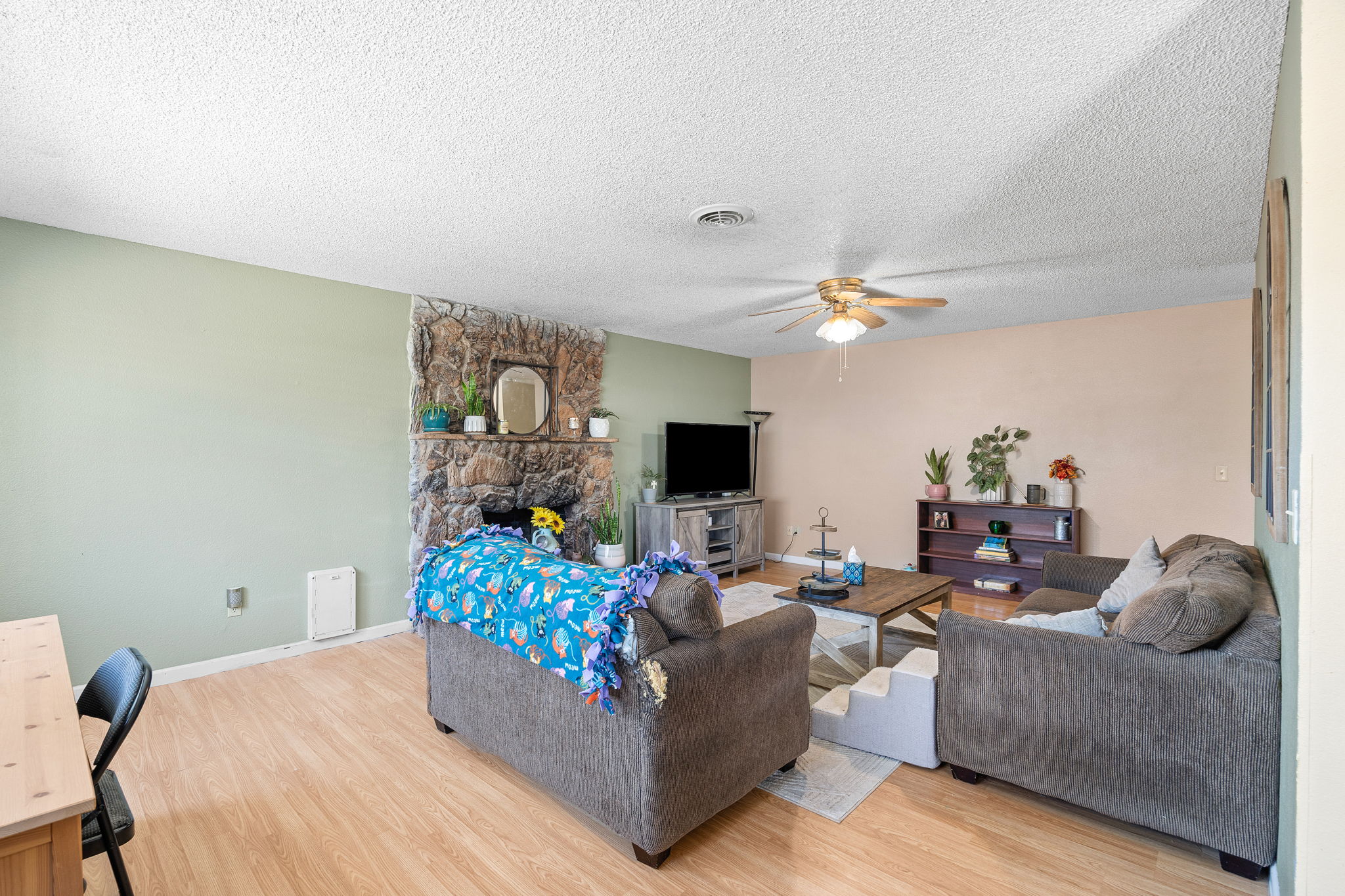  Photo 12