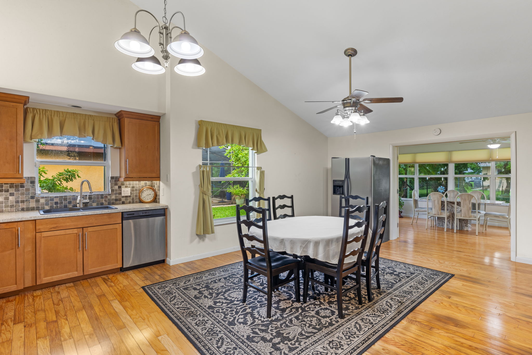 Dining Room 2 of 3