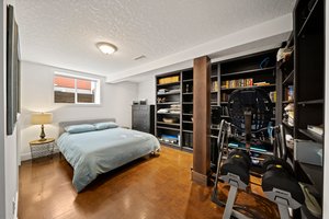  Photo 32