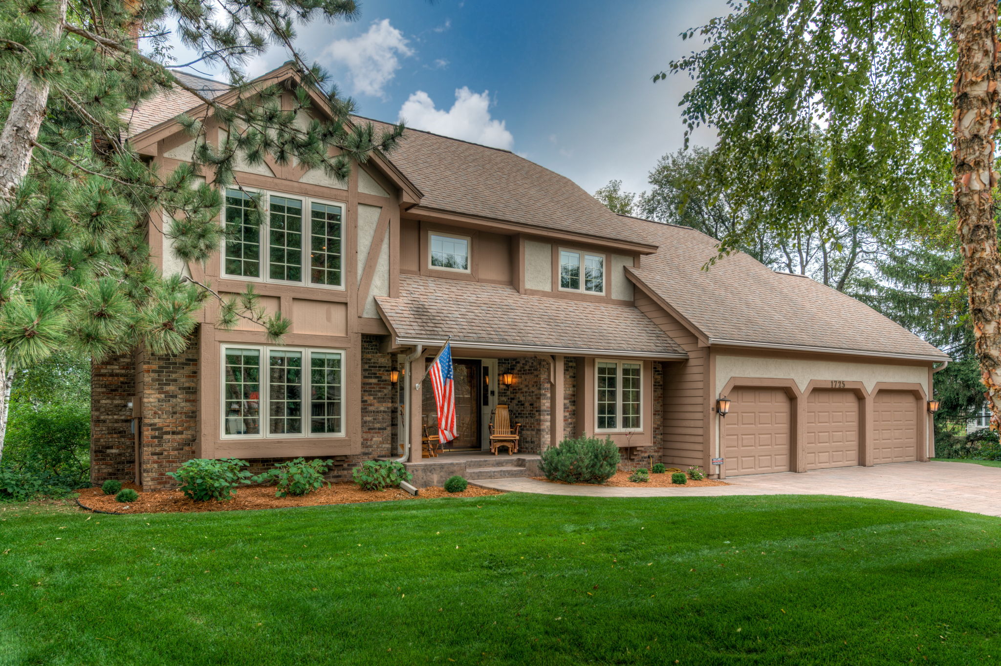  1725 Golfview Cir, Hudson, WI 54016, US