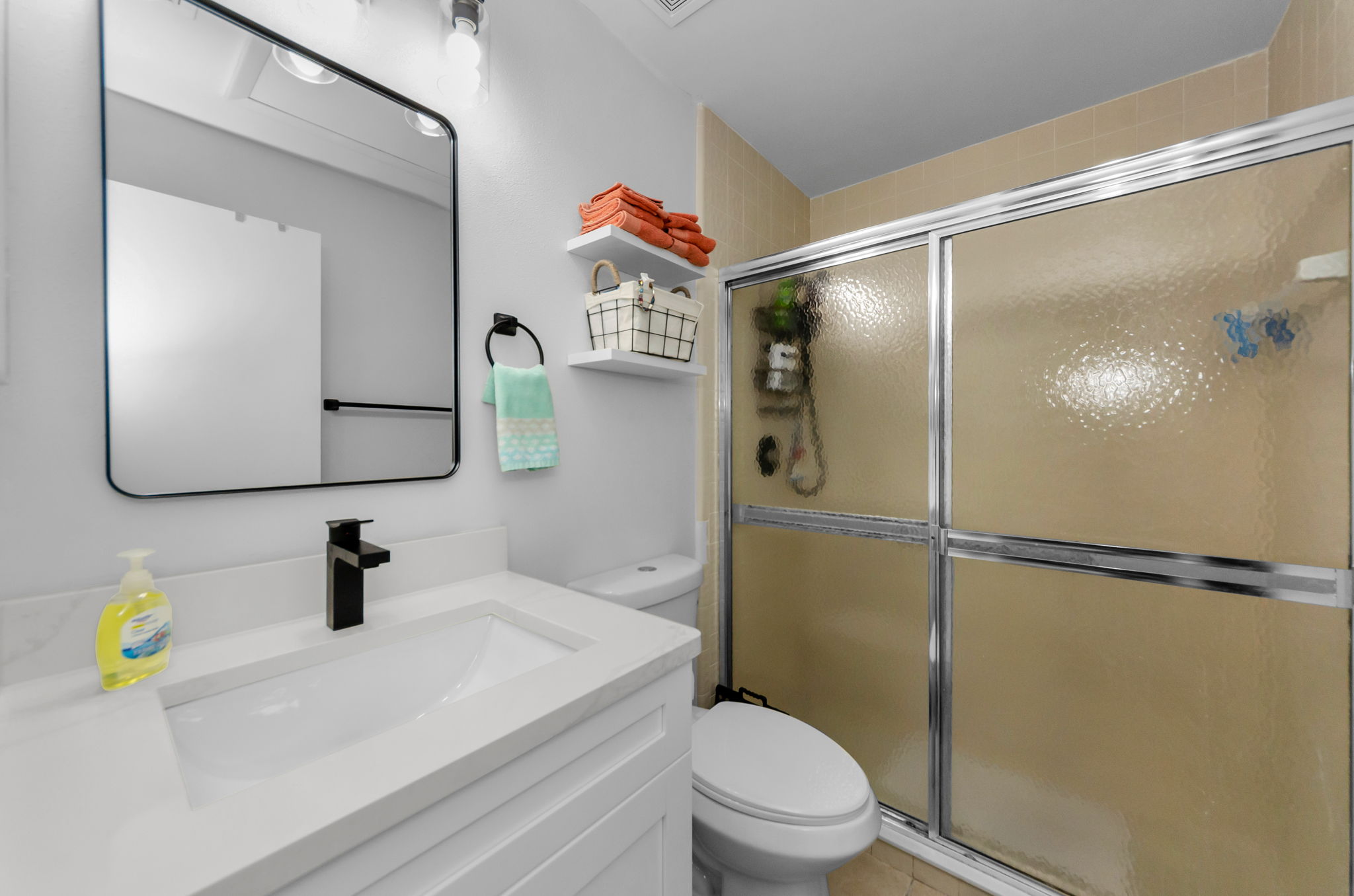 Master Bathroom 1a