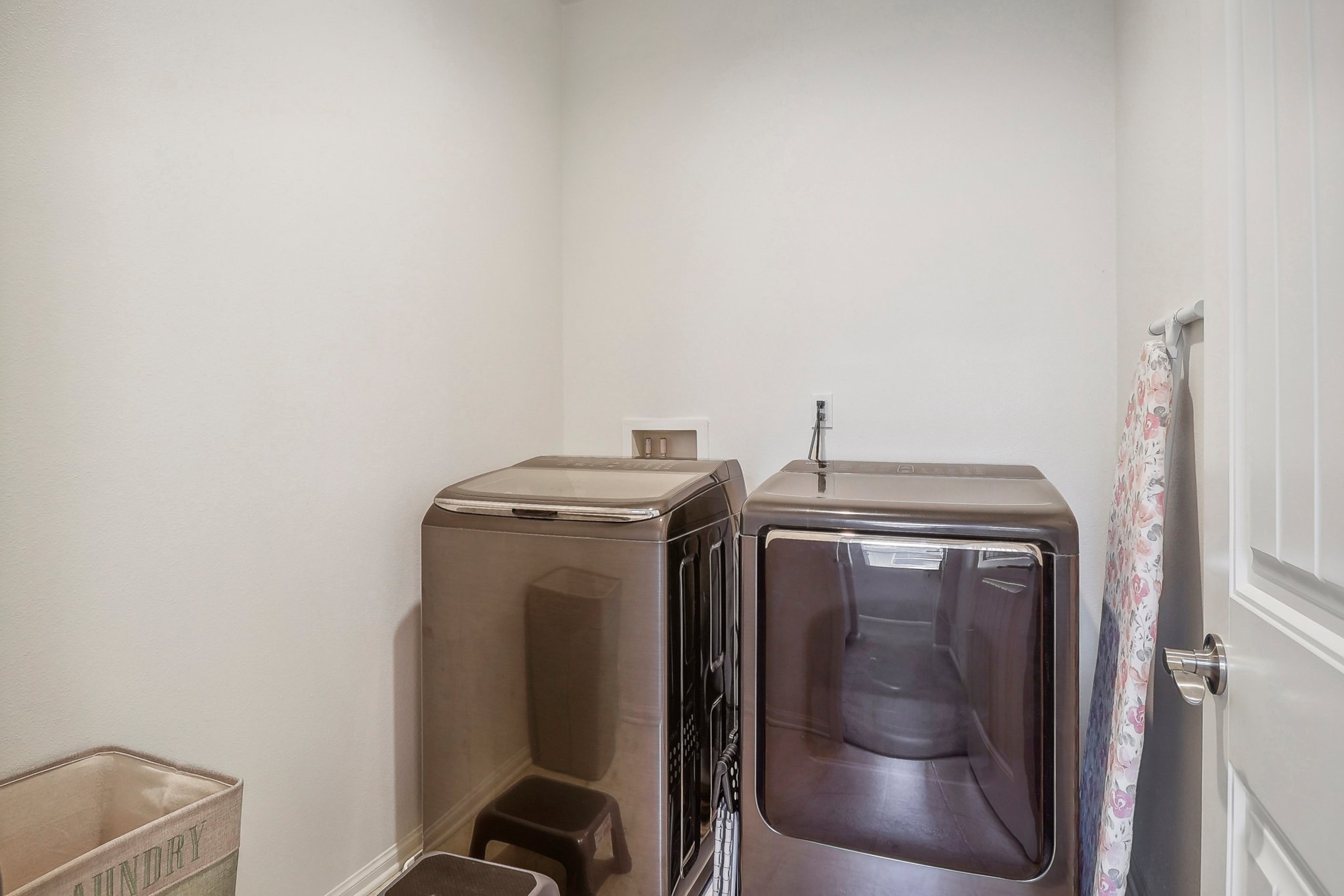 Tuckers Grove Ave-024.jpg