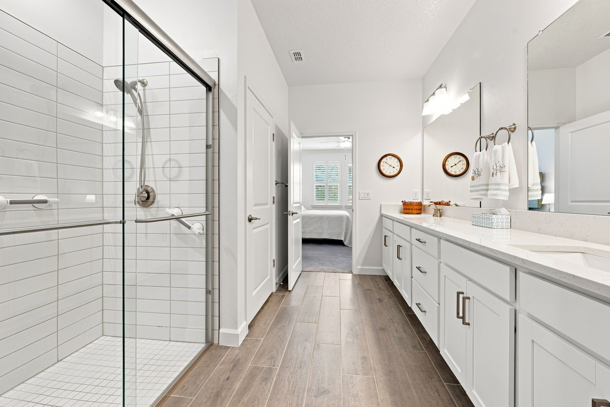 Primary Bathroom1b