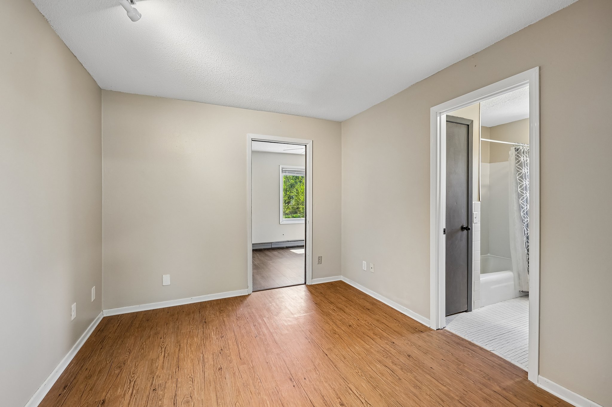 Kenyon St 2-S1005-008.jpg