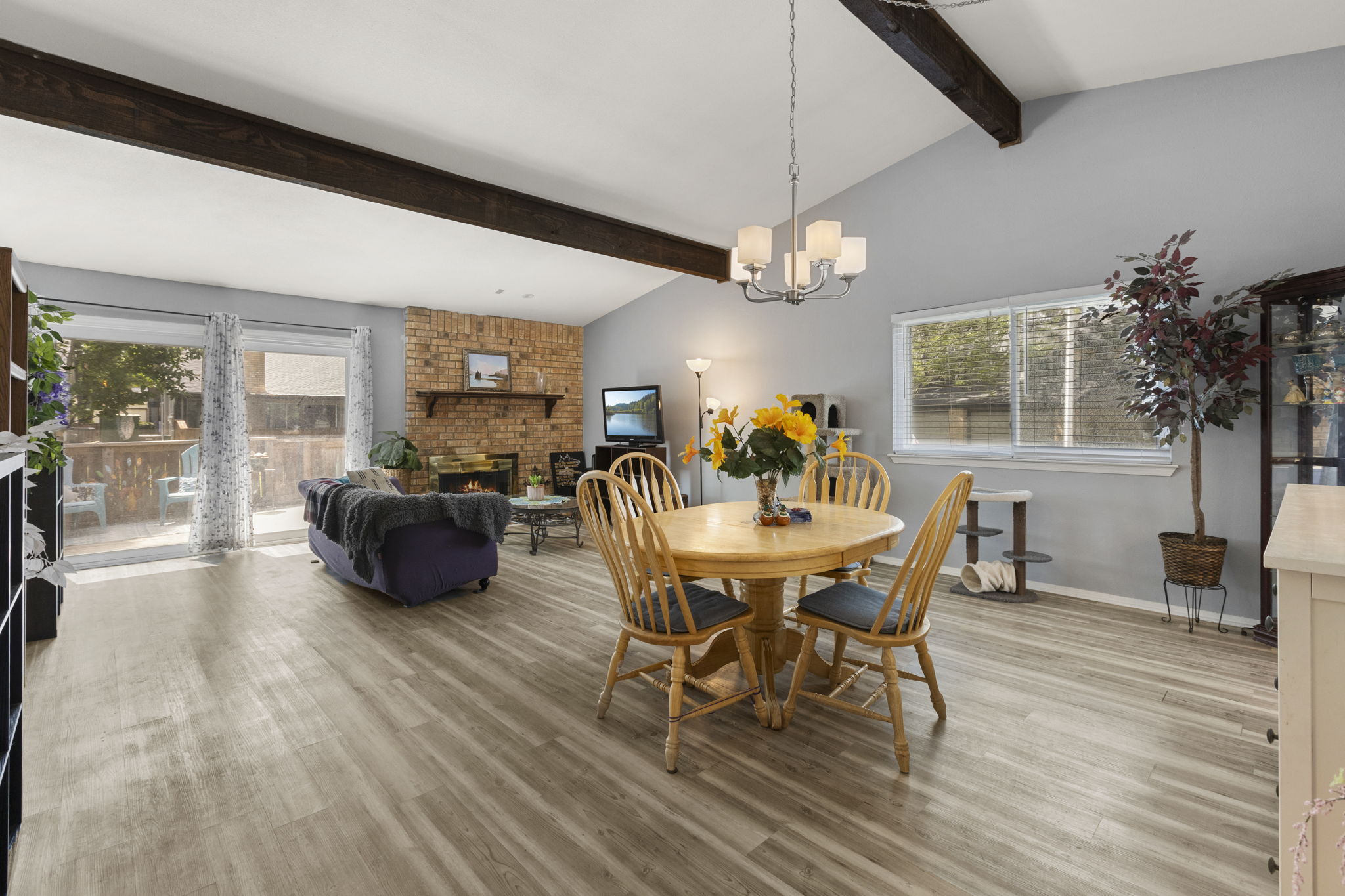 Living dining
