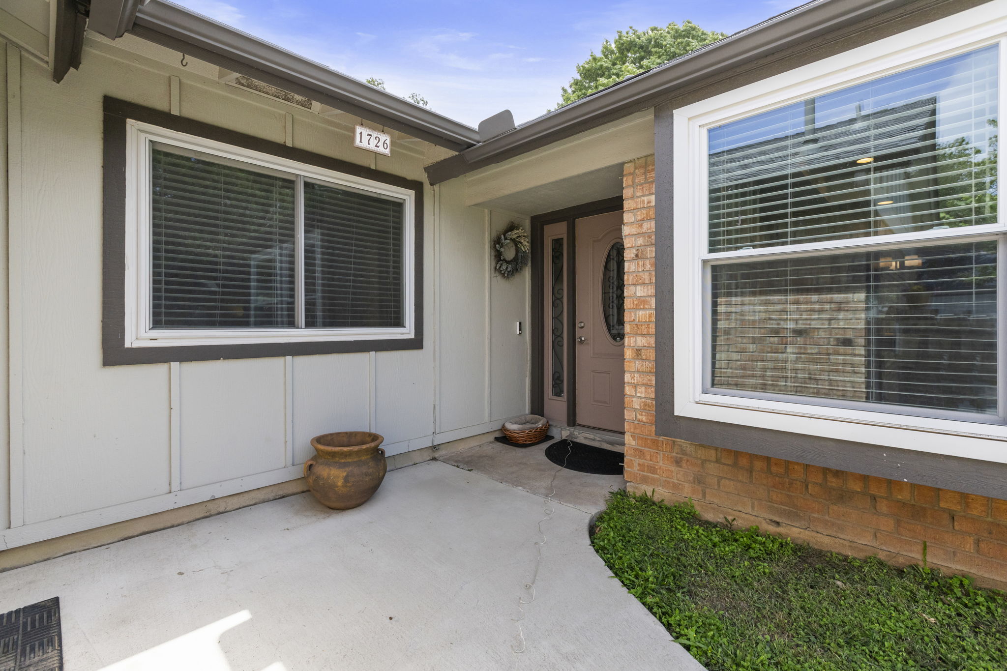 Front walk up
