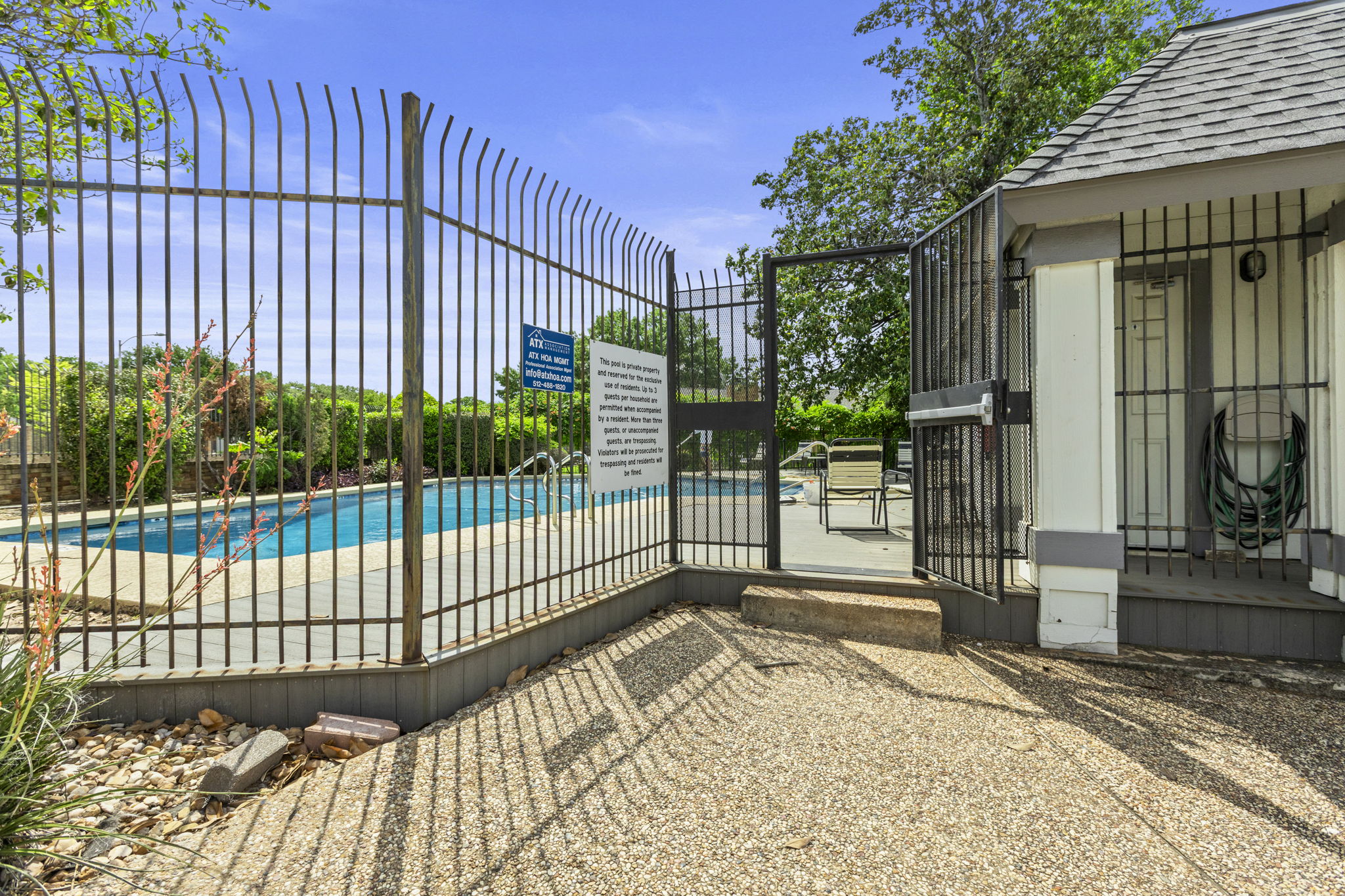 Pool entry