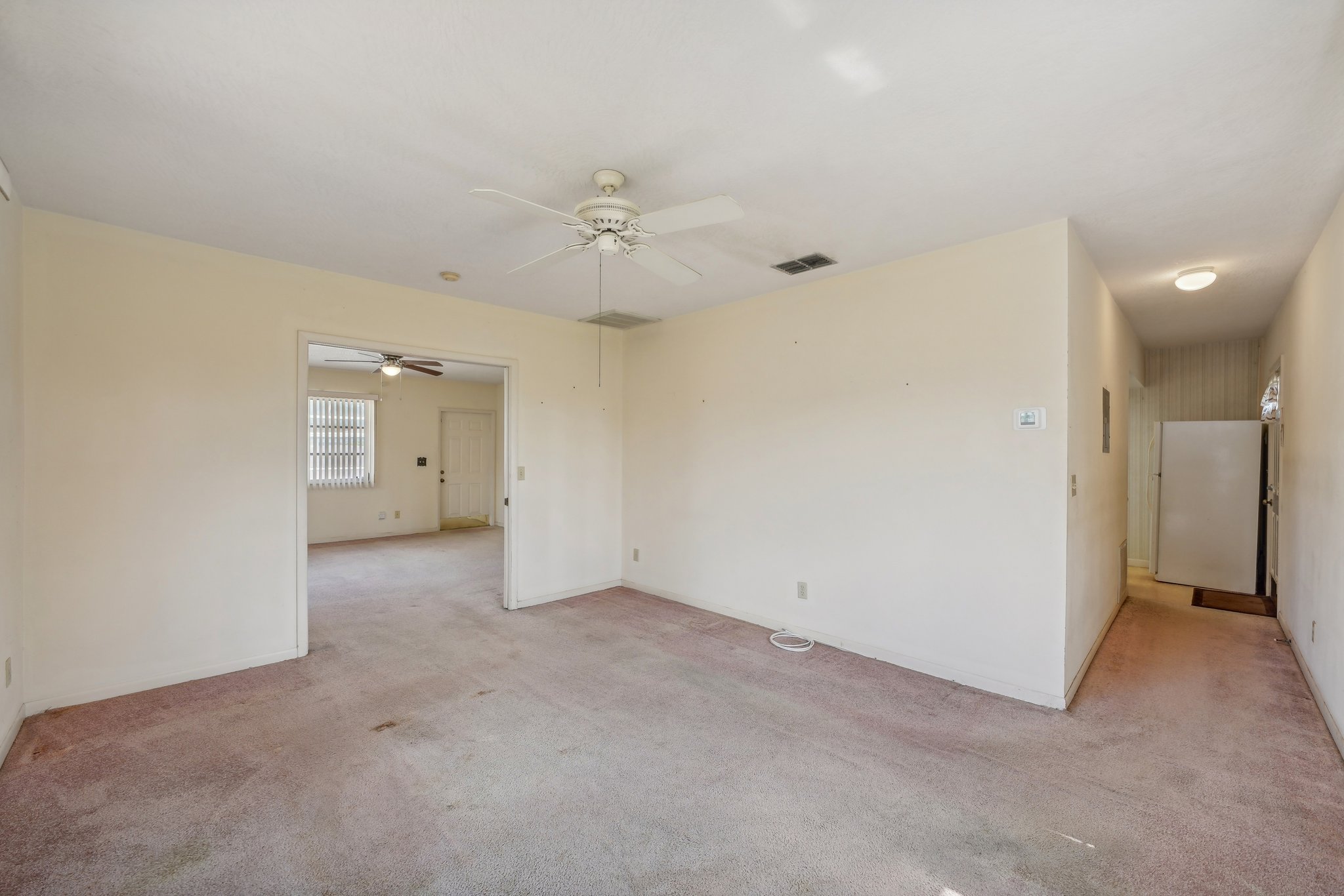 In-Law Suite Living Room- Ashton Abbey Rd-021.jpg