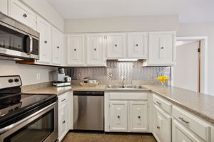 Kitchen w/ Stainless Appliances