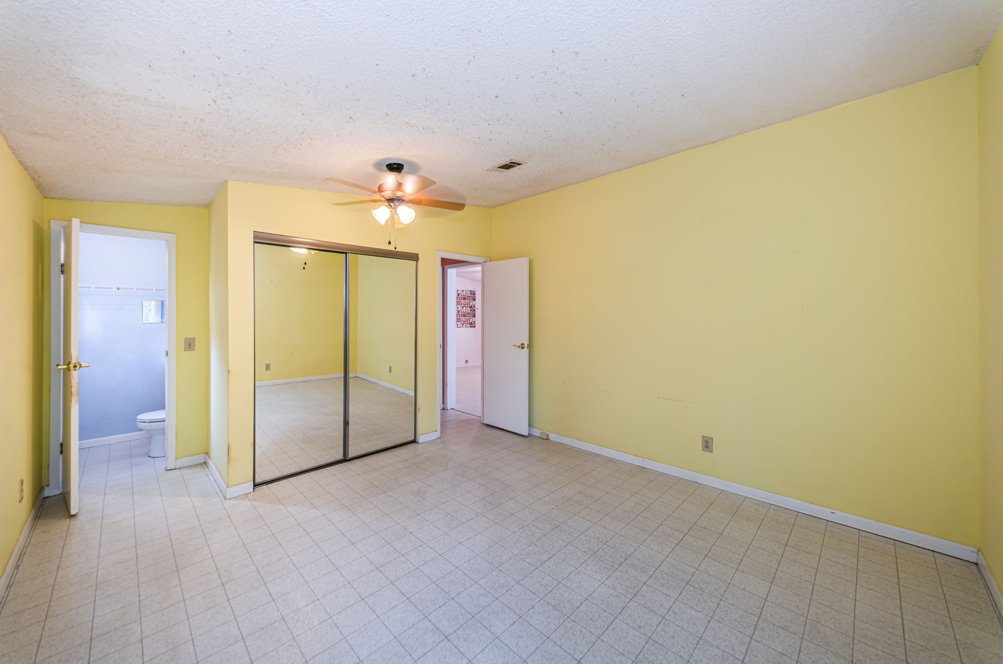Master Bedroom1c-3