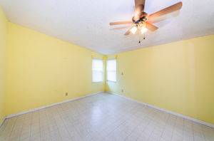 Master Bedroom1a-3