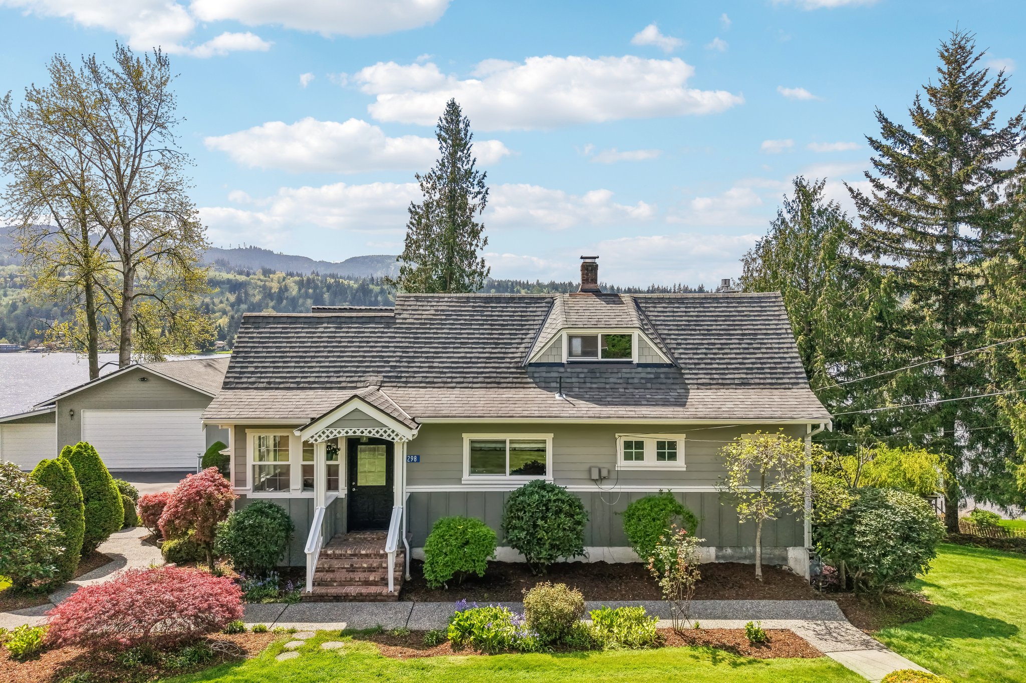 Lake View Blvd-S2404-003.jpg