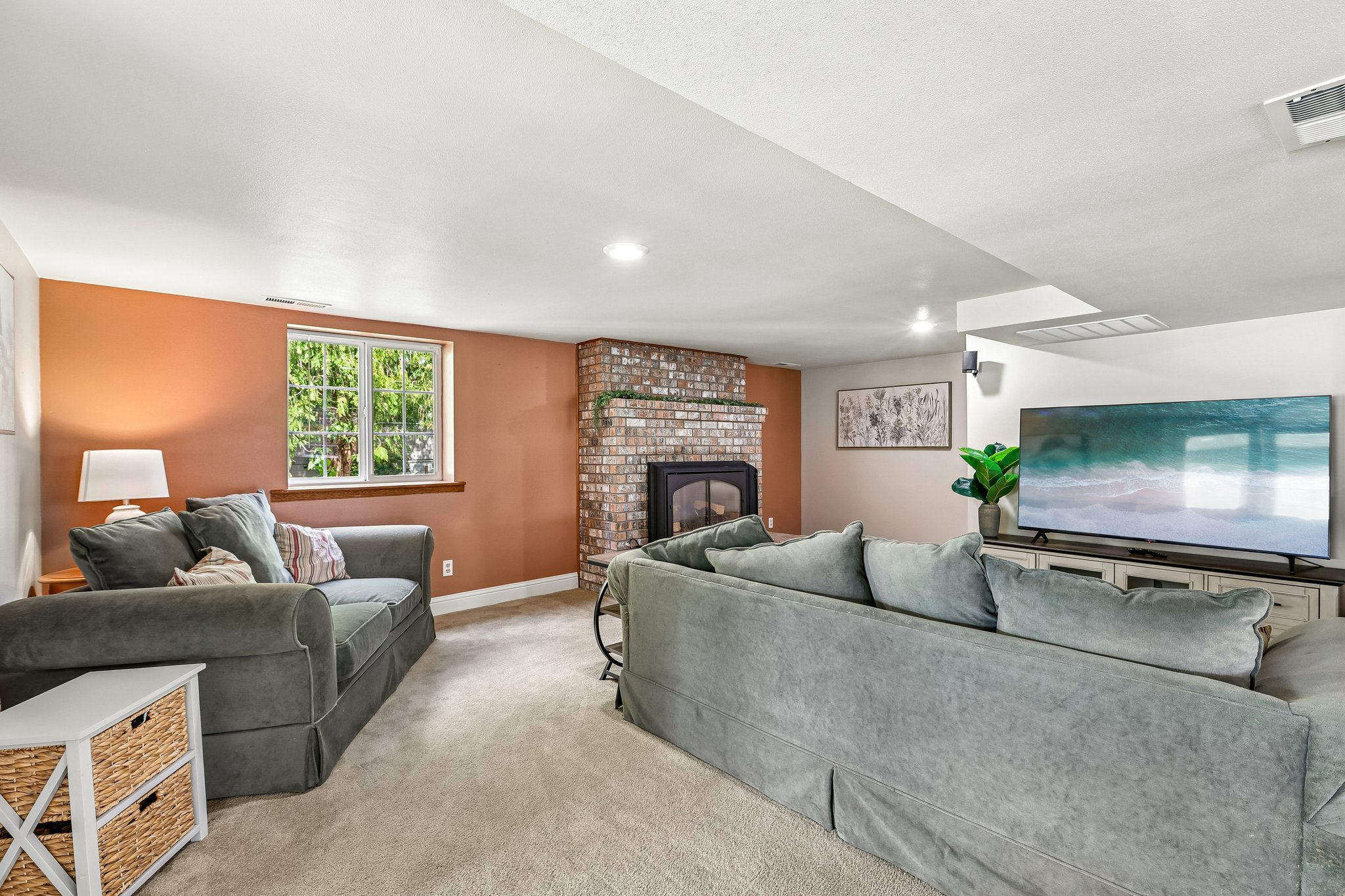 Lake View Blvd-S2404-005.jpg