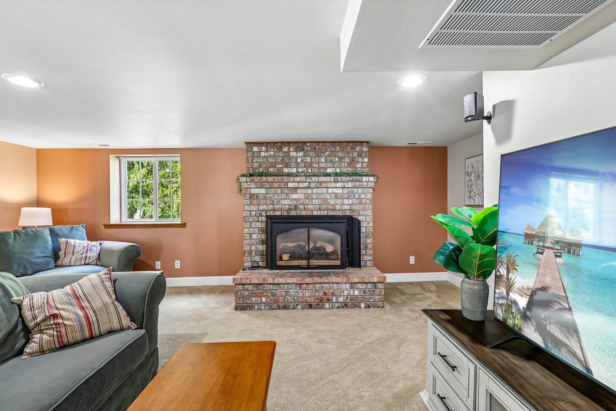 Lake View Blvd-S2404-007.jpg