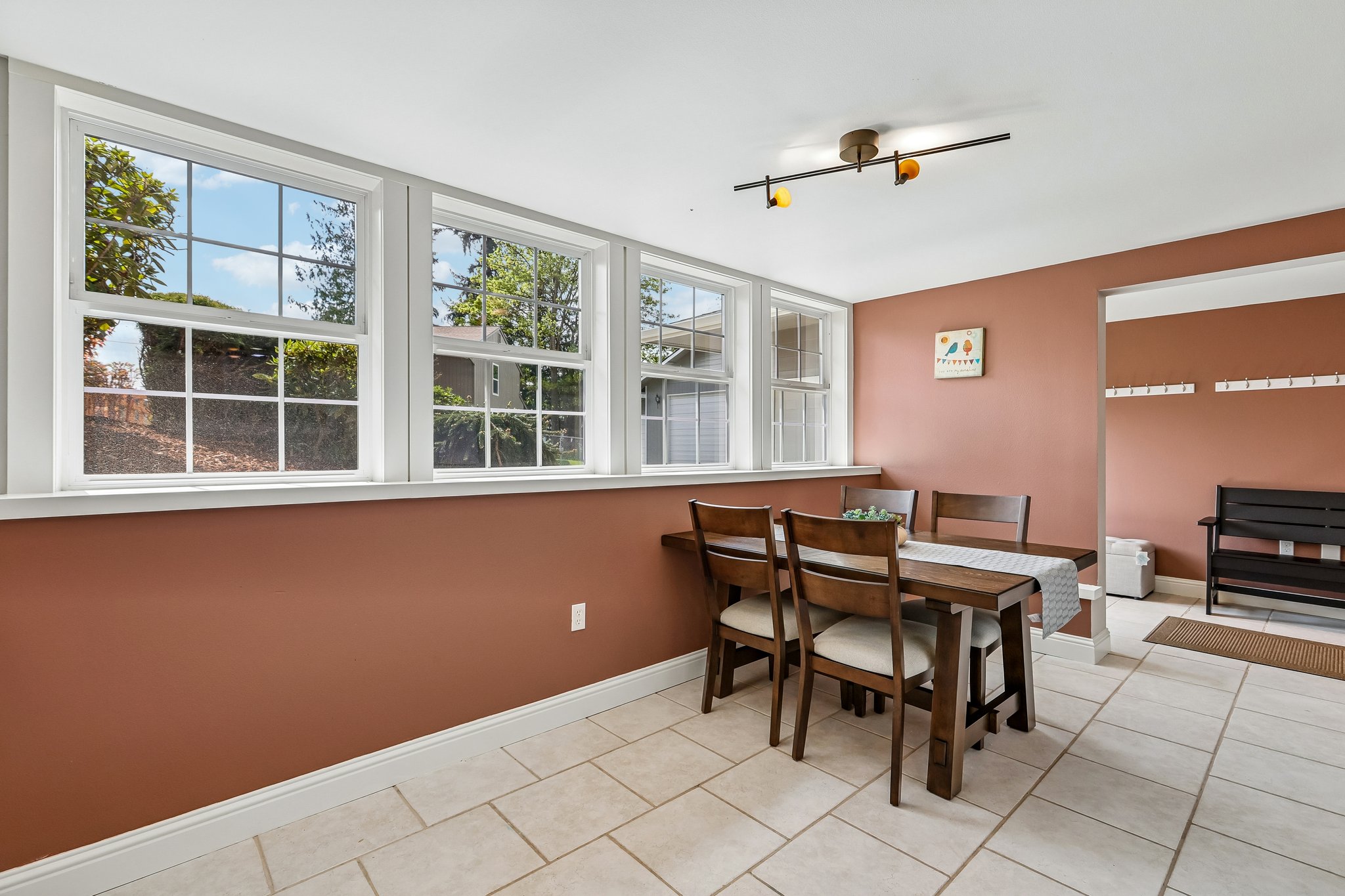 Lake View Blvd-S2404-012.jpg