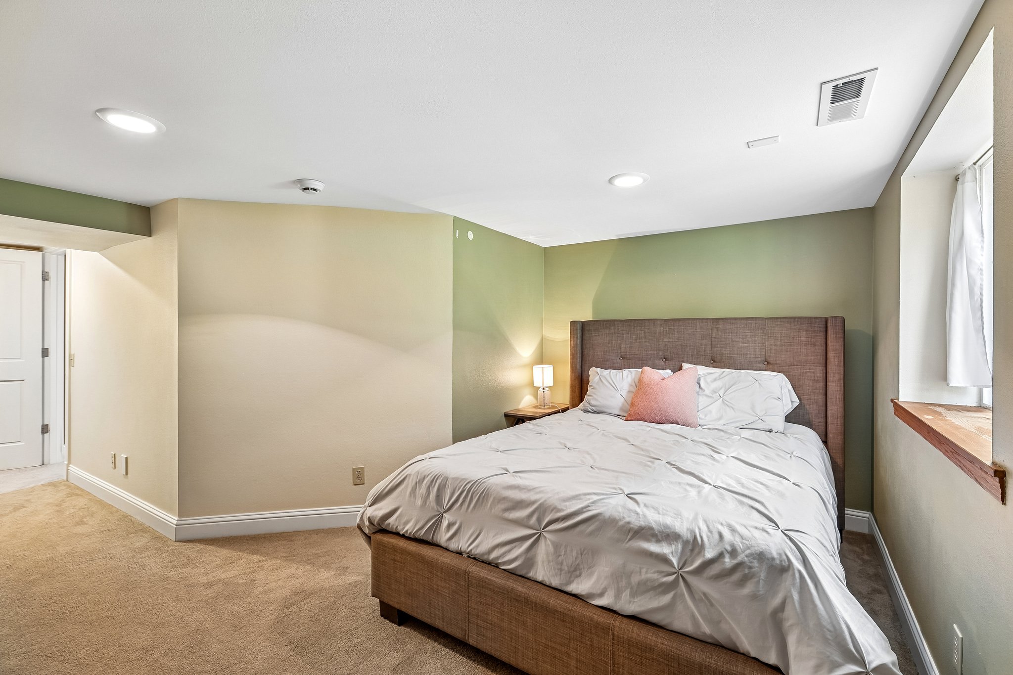 Lake View Blvd-S2404-019.jpg