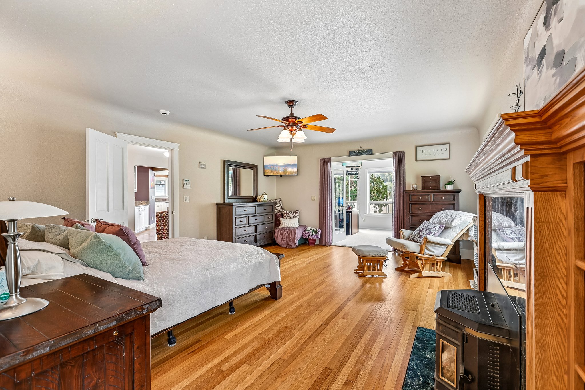 Lake View Blvd-S2404-034.jpg