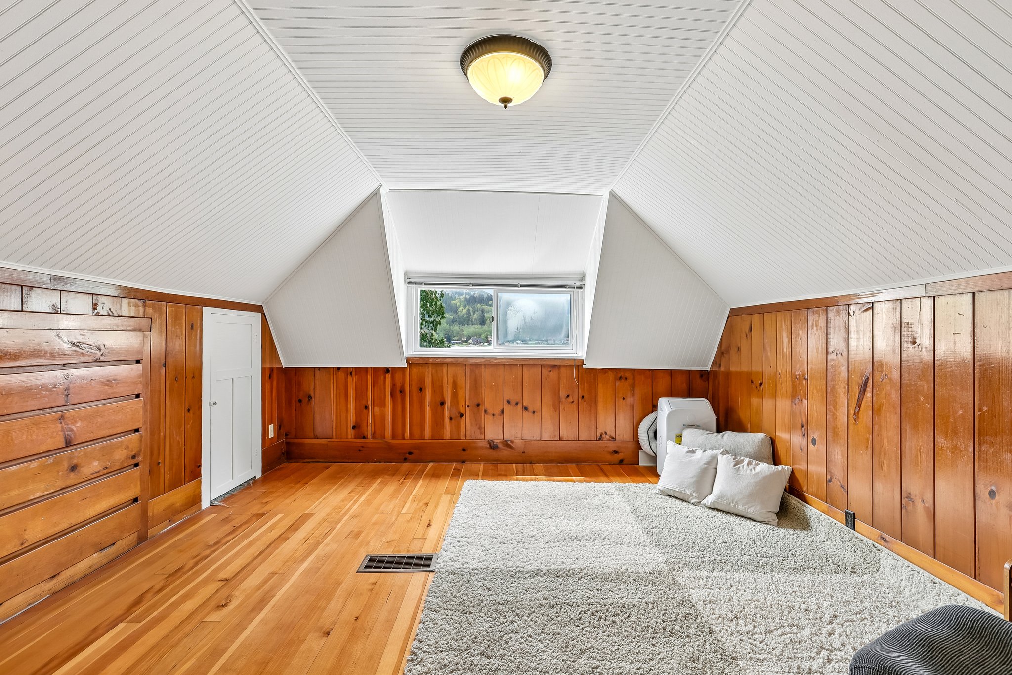 Lake View Blvd-S2404-061.jpg