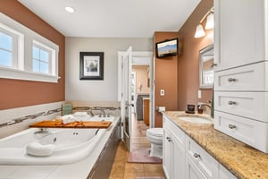 Lake View Blvd-S2404-030.jpg