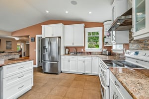 Lake View Blvd-S2404-057.jpg