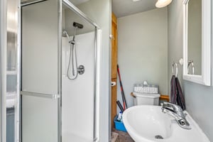 Lake View Blvd-S2404-063.jpg