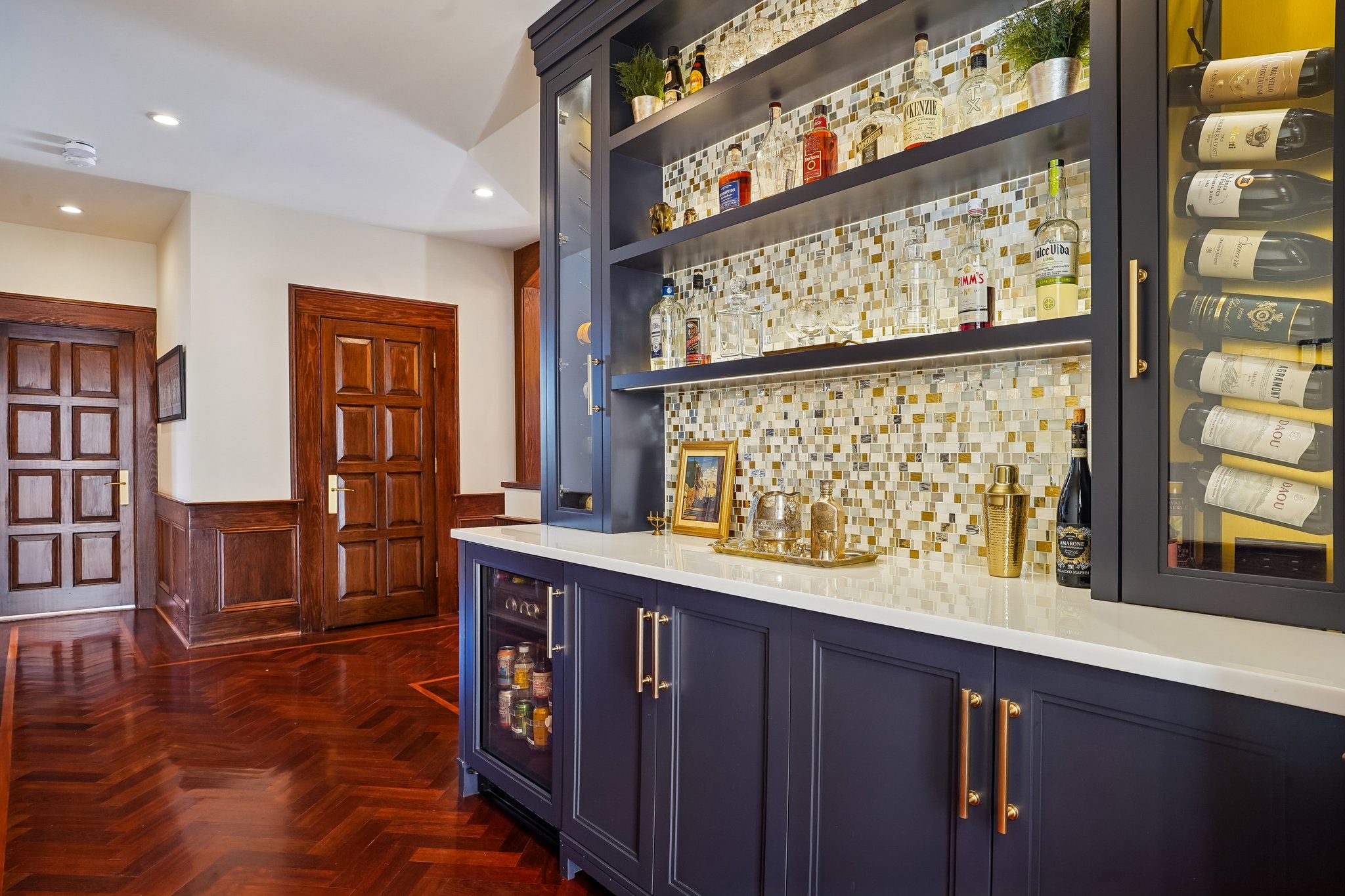 Bar/Butlers Pantry