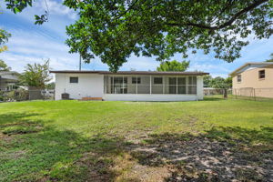 173 Alhambra Ave-Altamonte Springs, FL 32714 - 34