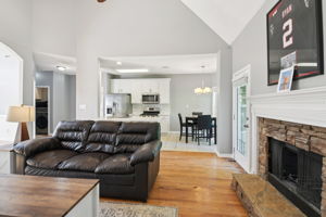 Freeman Forest Dr-L2109-008