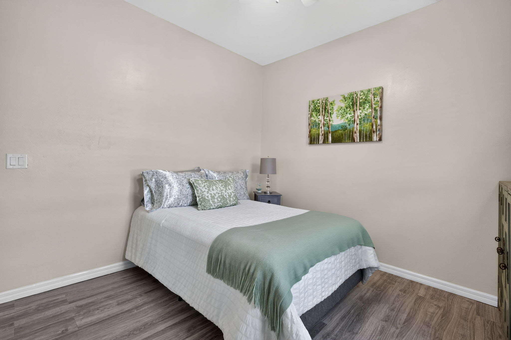 Guest Bedroom 2 -2 of 2