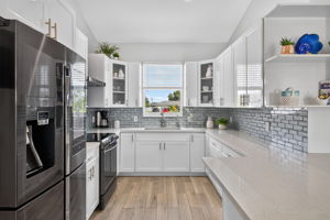 Kitchen 3 of 3
